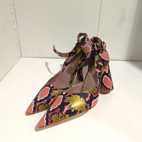 Deltan, size 10, pink black yellow and white - Picture 2 of 3